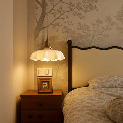 LumiereChic | Elegant Scalloped Cream Glass Pendant Light | Ø25×H18 cm 3