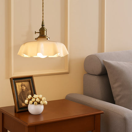 LumiereChic | Elegant Scalloped Cream Glass Pendant Light | Ø25×H18 cm 4